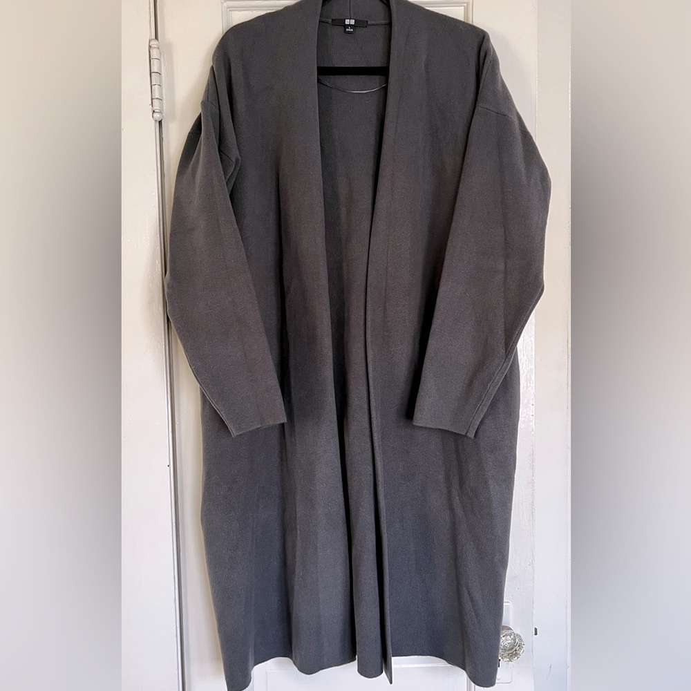 Grey Uniqlo duster size L